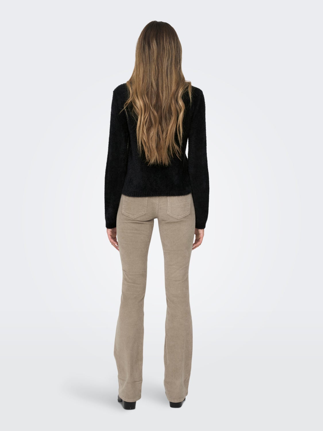 Knitted top with cut-out