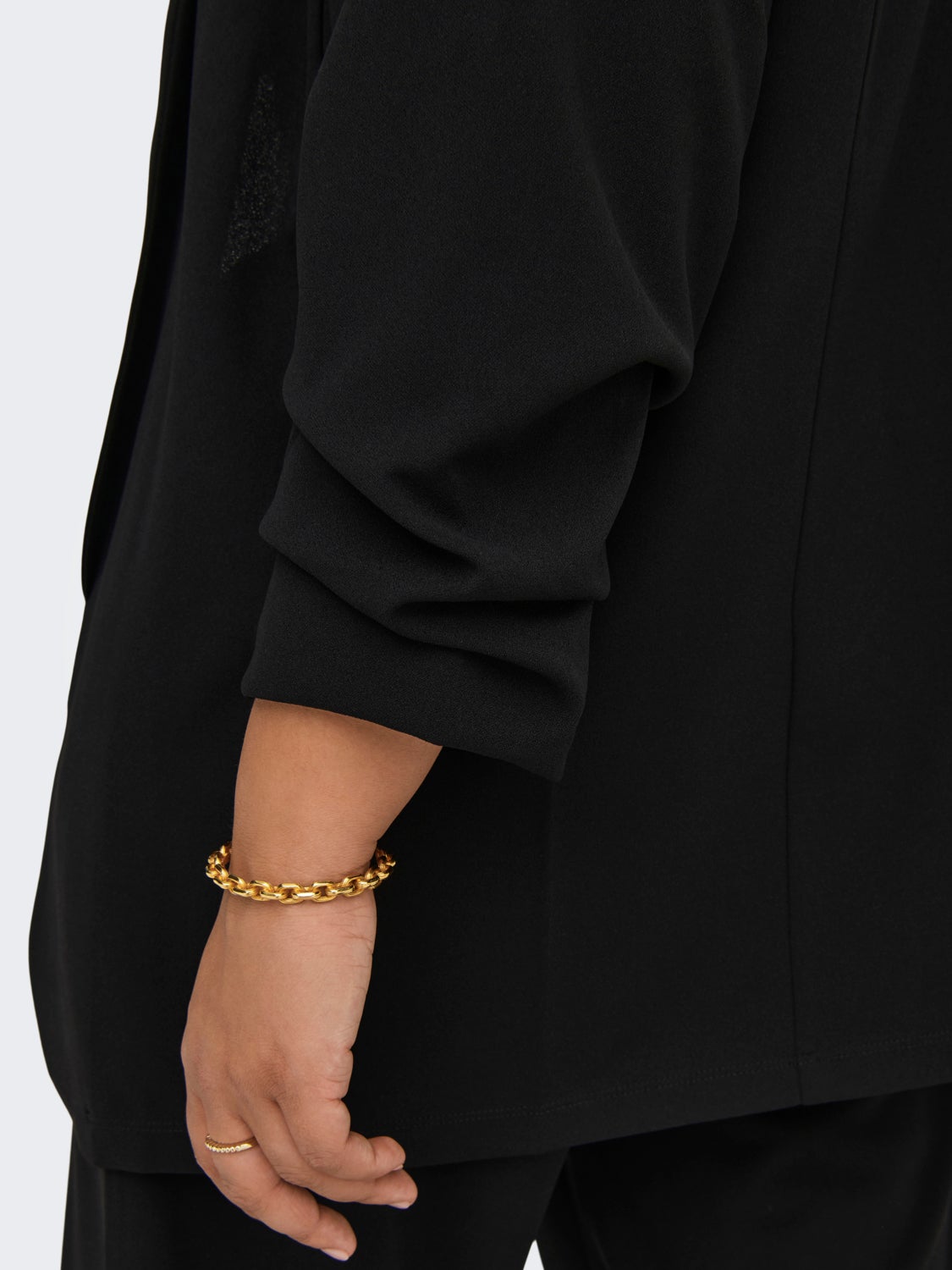 Curvy blazer with 7/8 sleeves