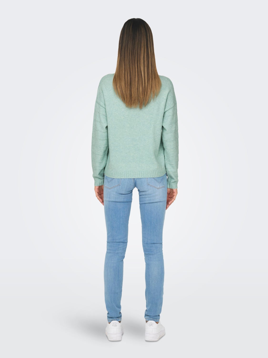 o-neck knit with long sleeves