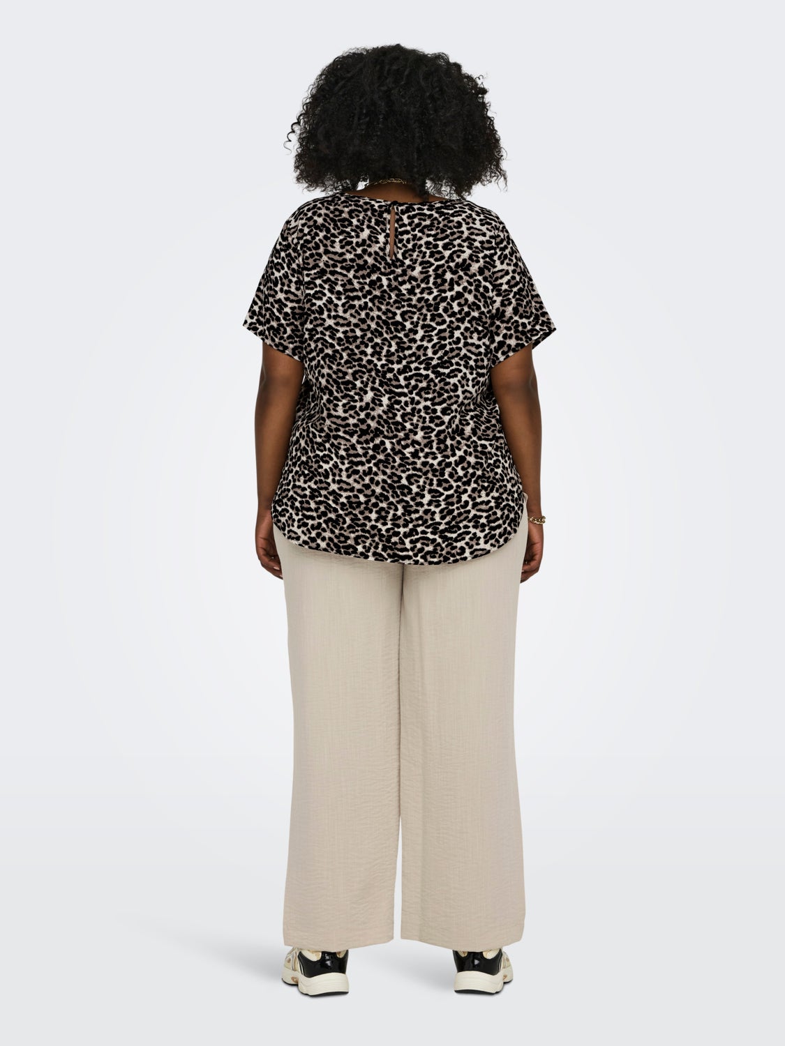 Curvy short sleeve Top