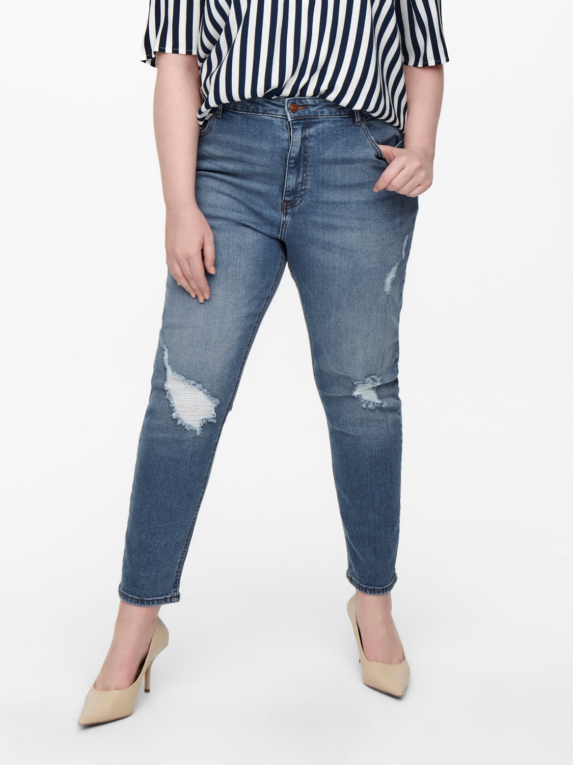 Curvy CAREneda Destoyed Ankle high waisted jeans
