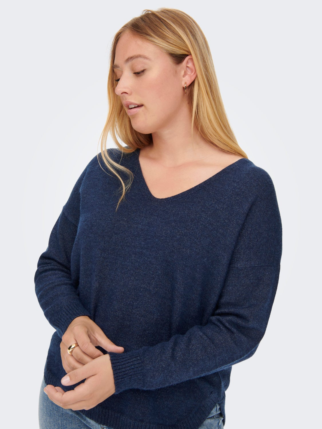 Curvy v-neck Knitted Pullover