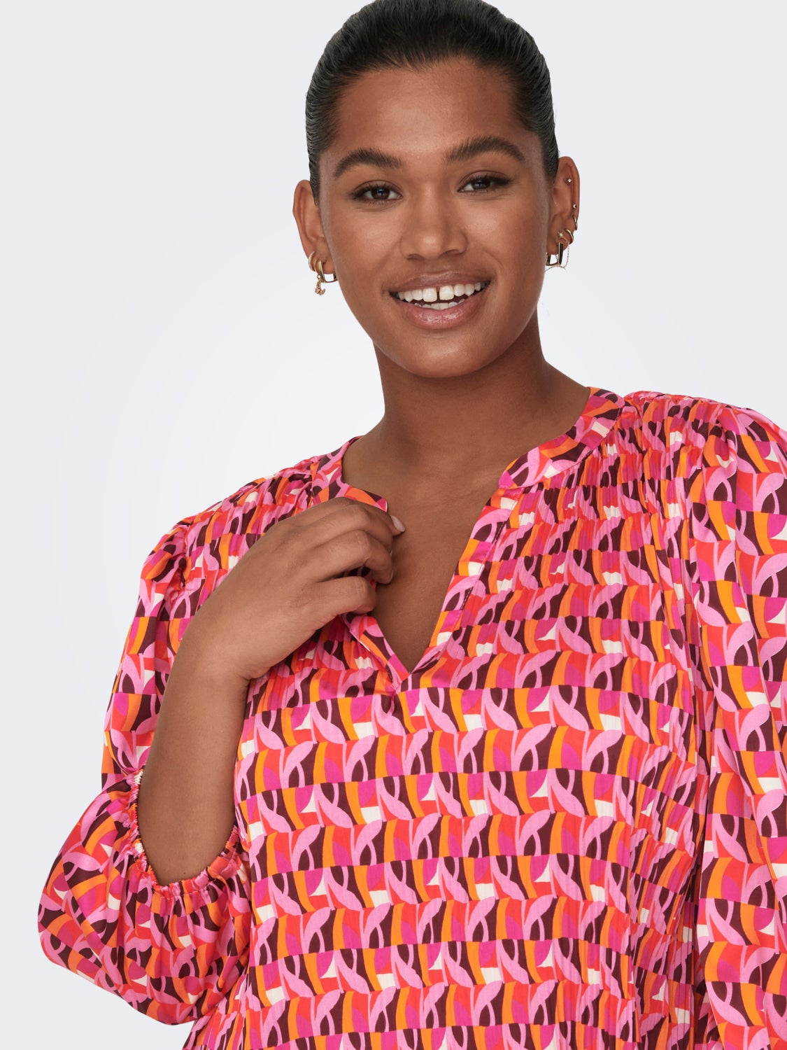 Curvy midi v-neck sateen dress