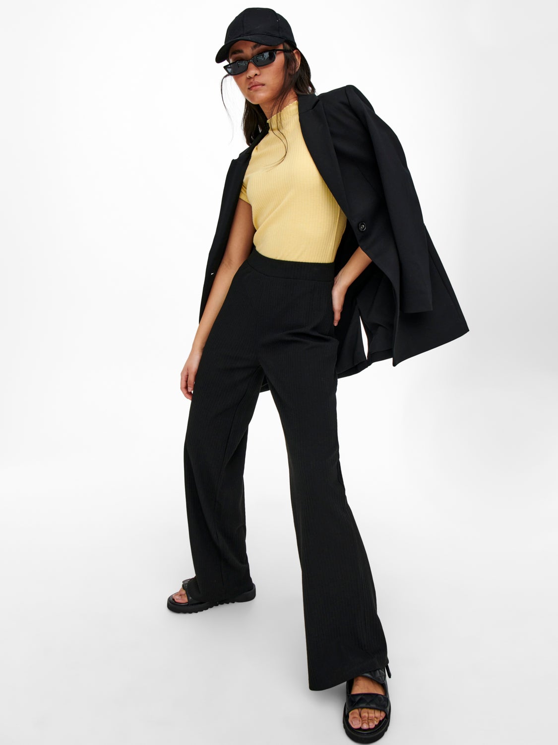 Wide fitted Trousers