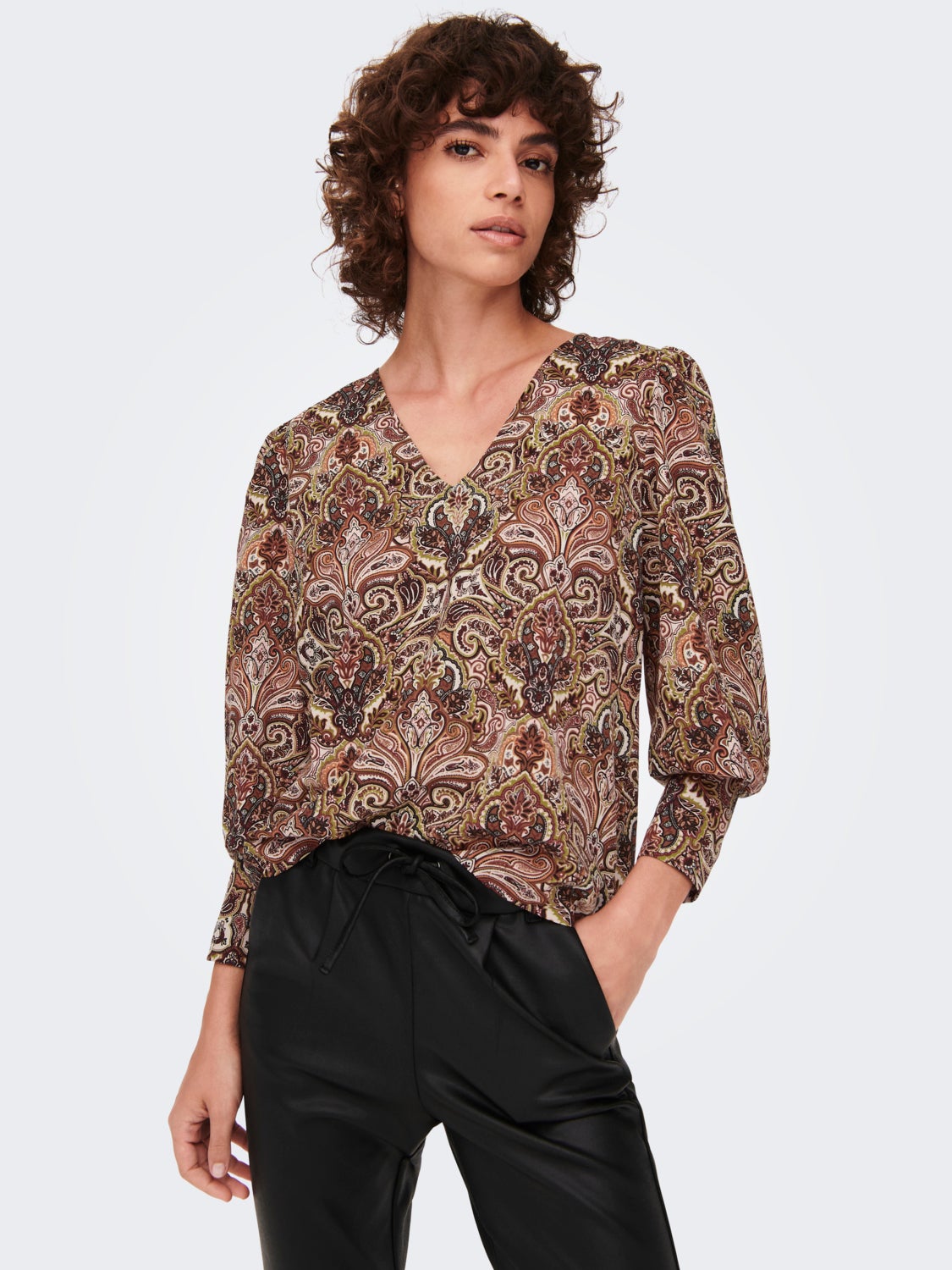 Patterned V-neck Long Sleeved Top