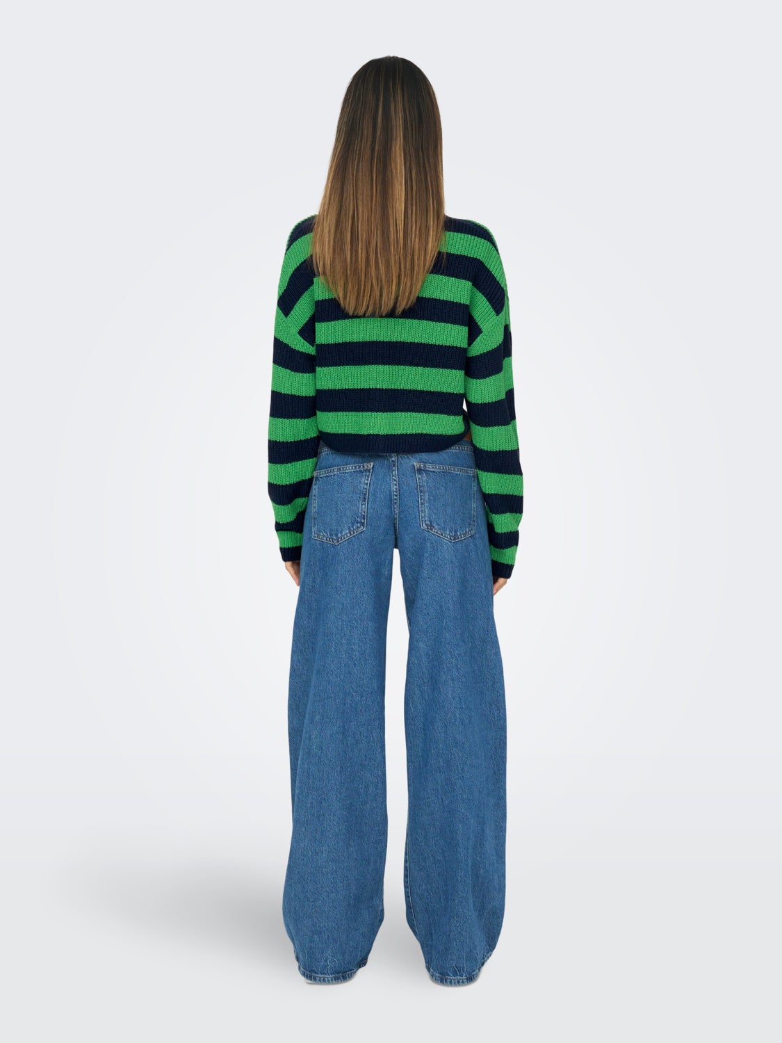 Cropped knitted pullover