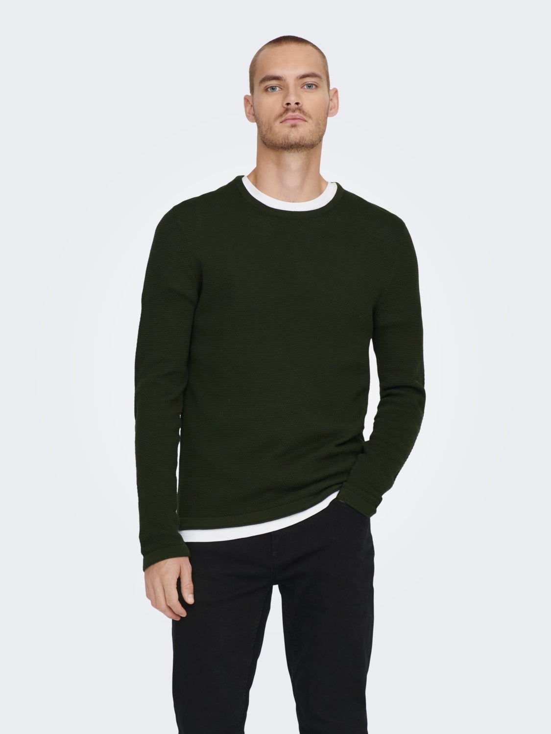 Knitted pullover crew neck