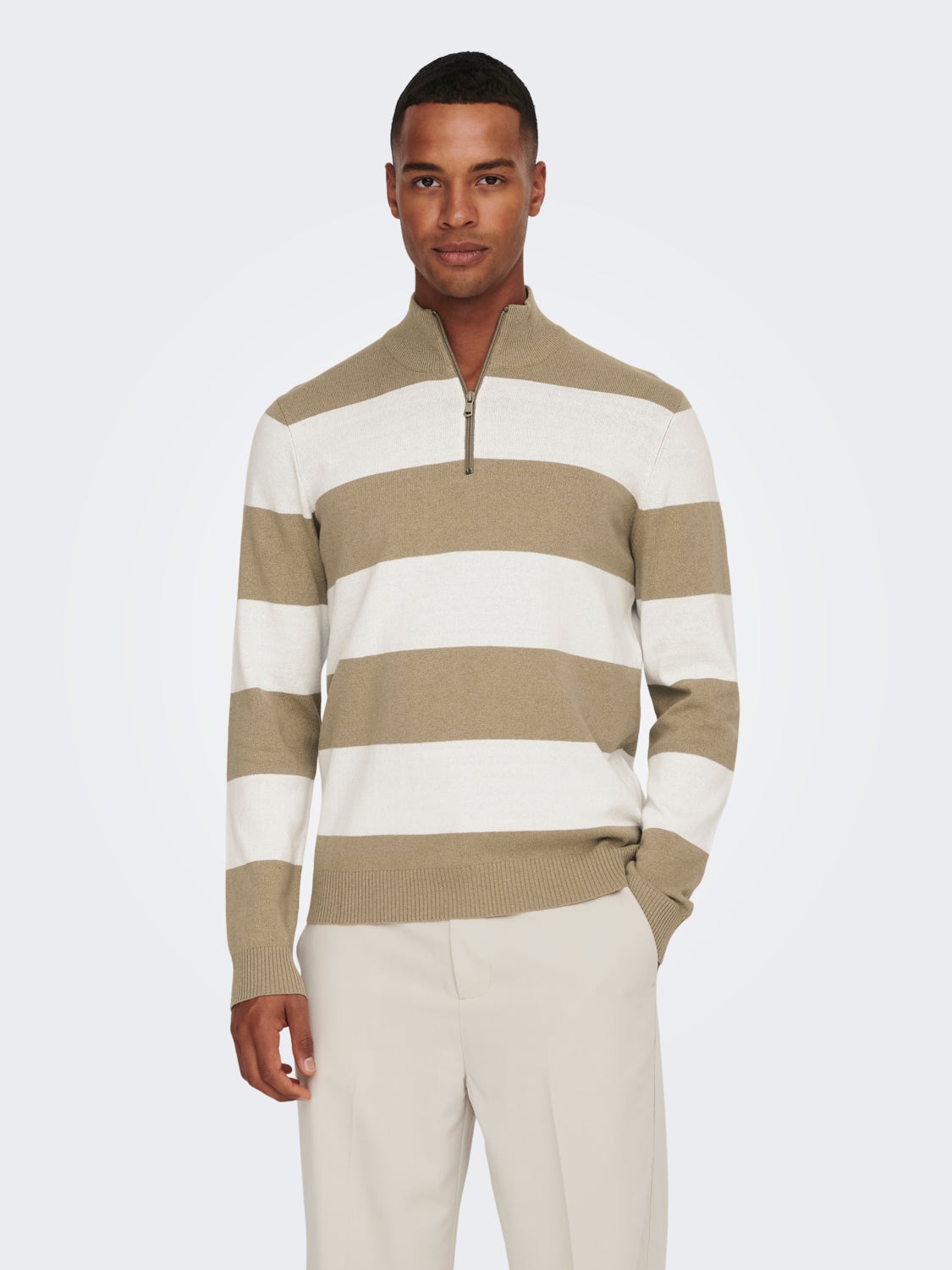 Half zip knitted pullover
