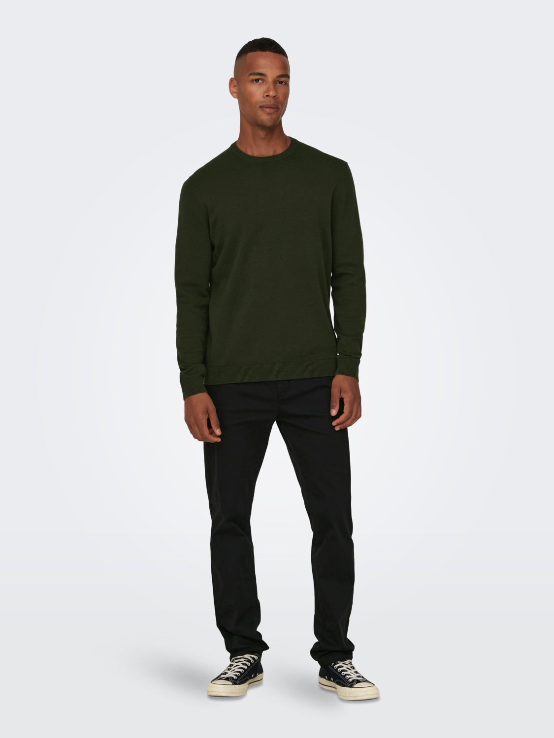 Crew neck knitted pullover