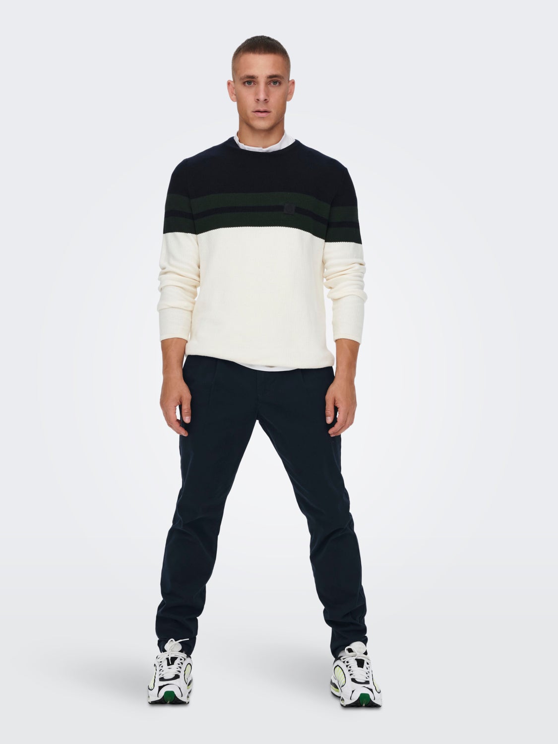 Tapered fit trousers