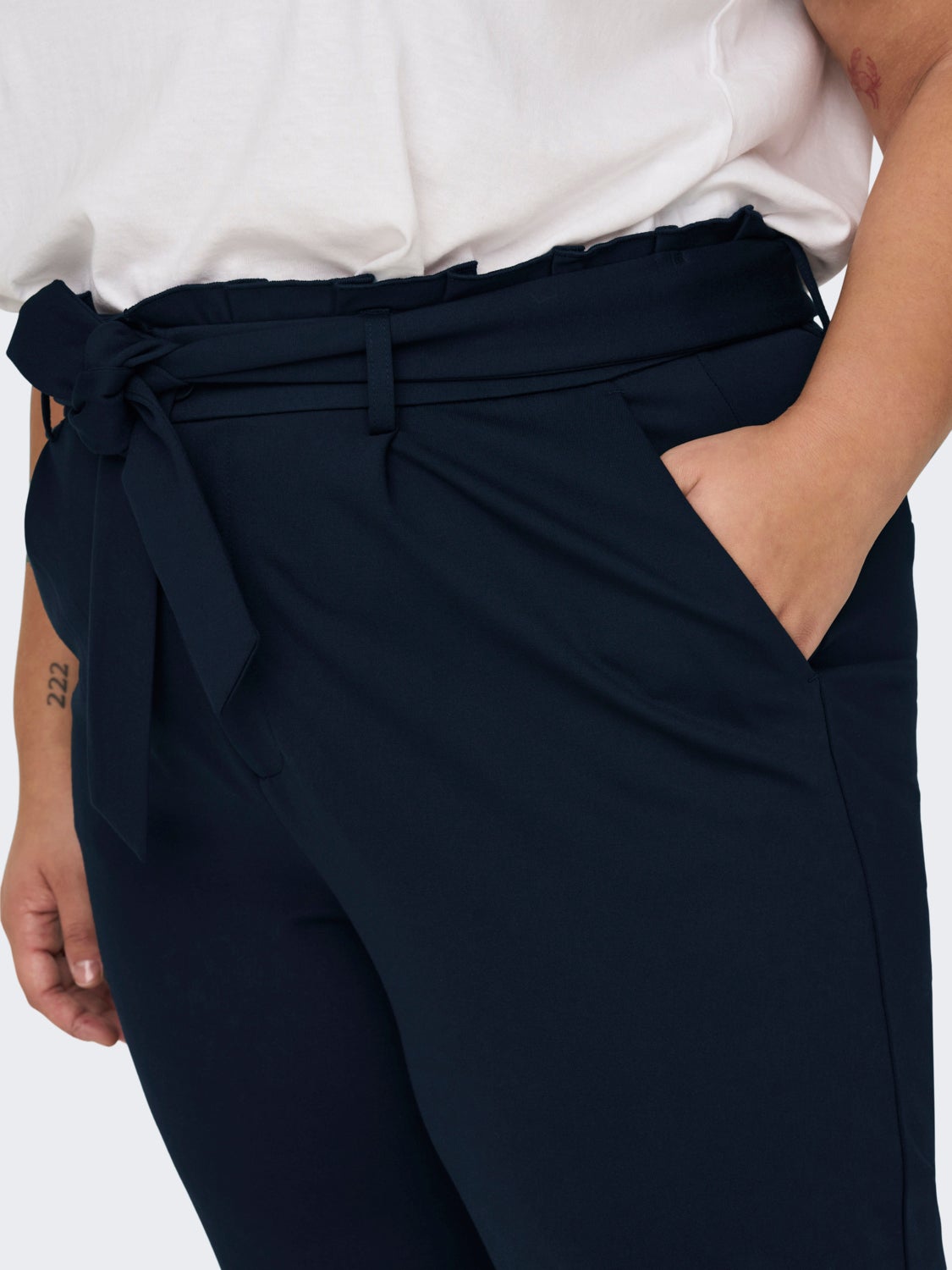 Curvy tie belt viscose pants