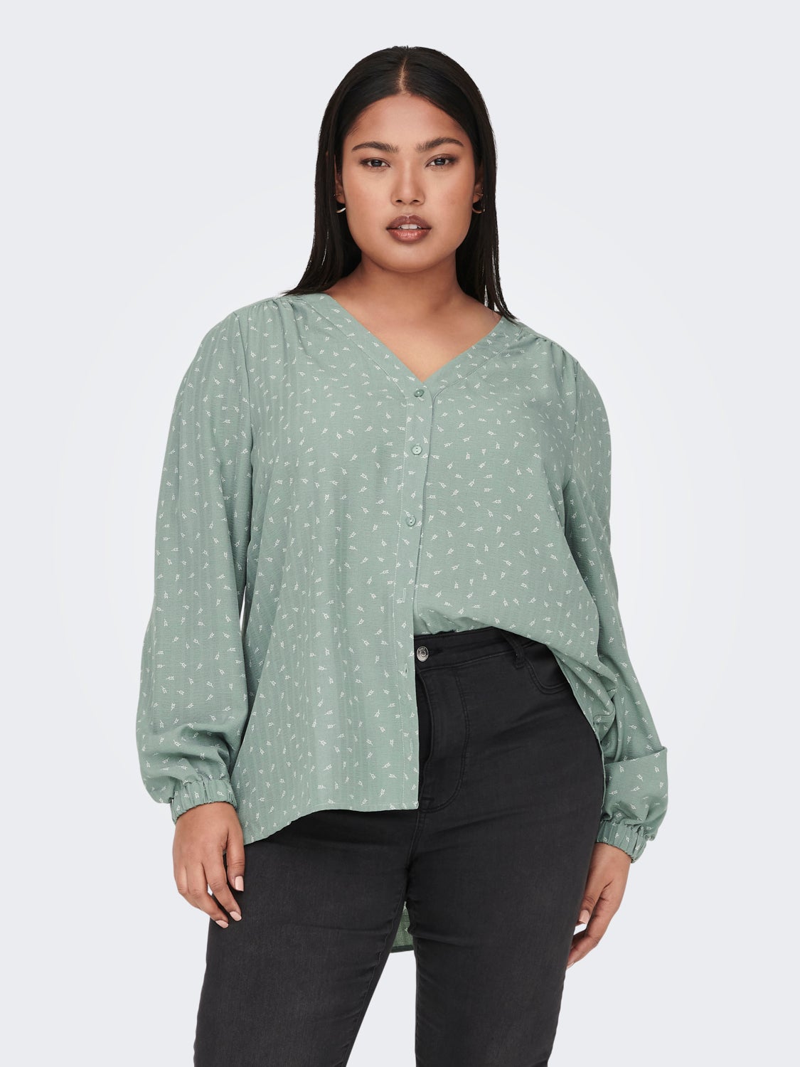 Curvy v-neck shirt