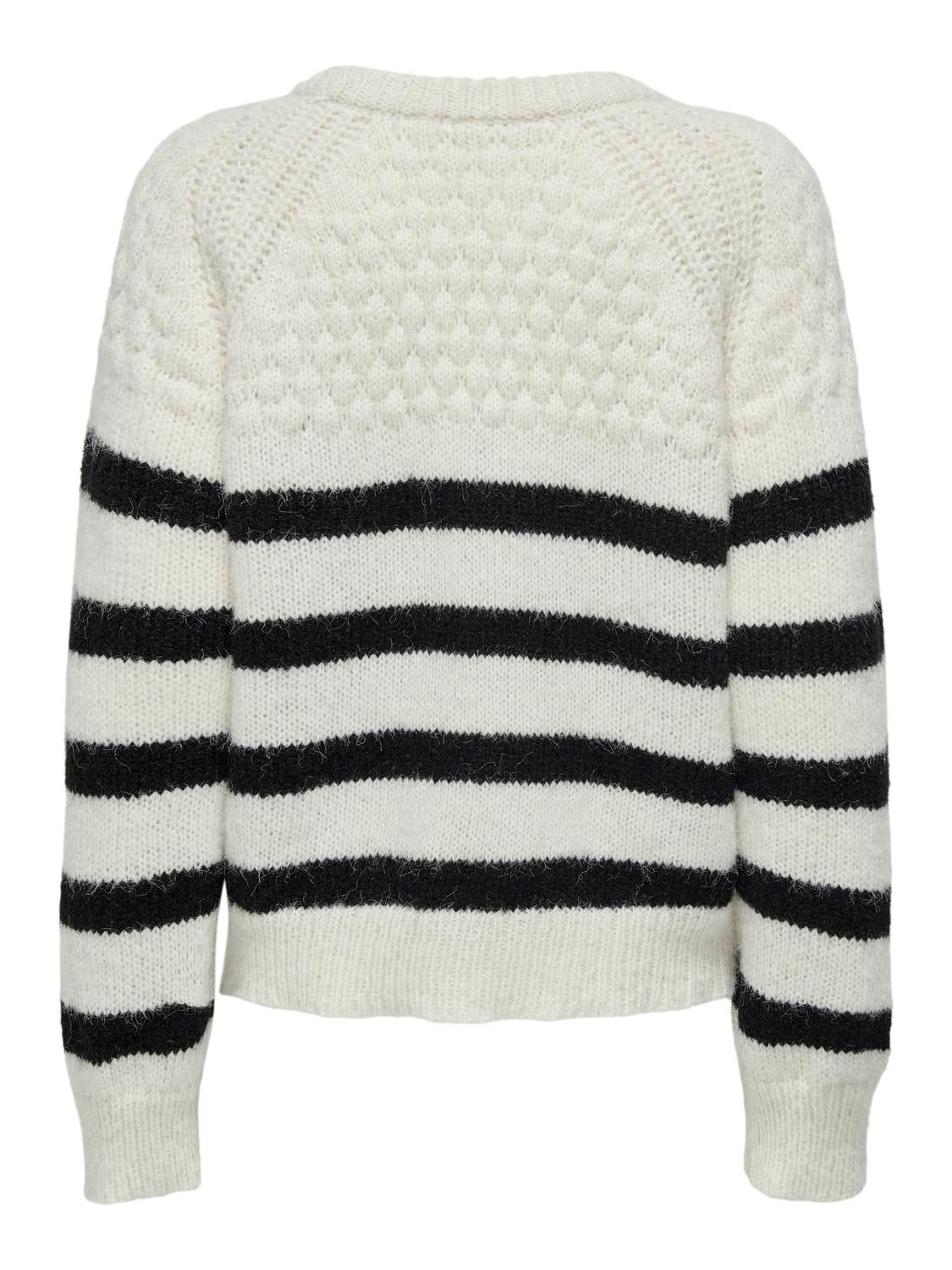 O-neck knitted pullover