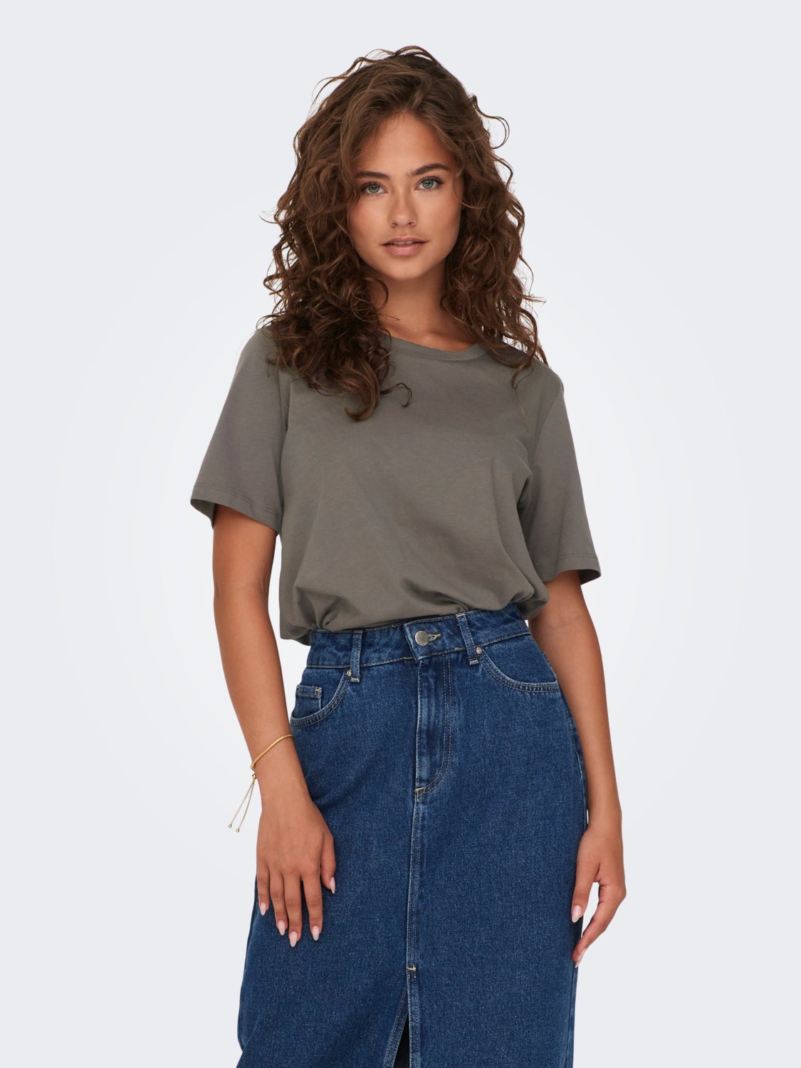 Basic solid color t-shirt