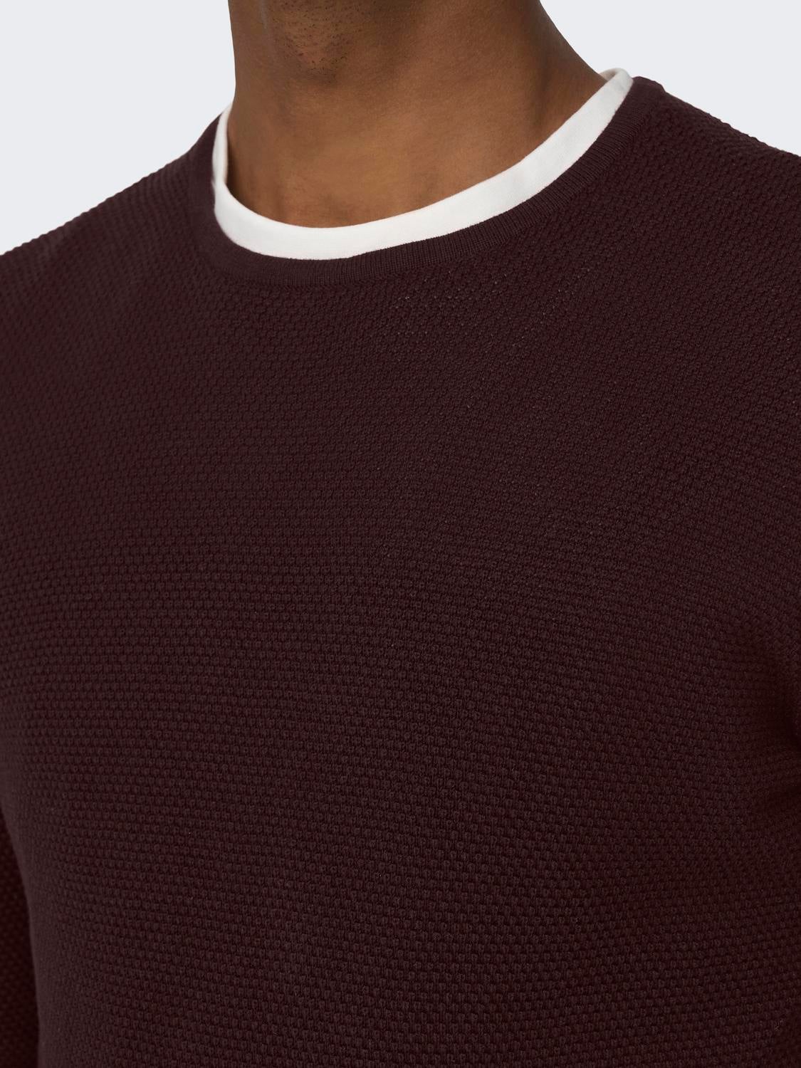 Knitted pullover crew neck