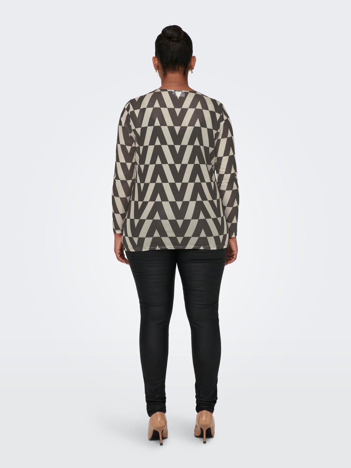 Curvy printed mesh top