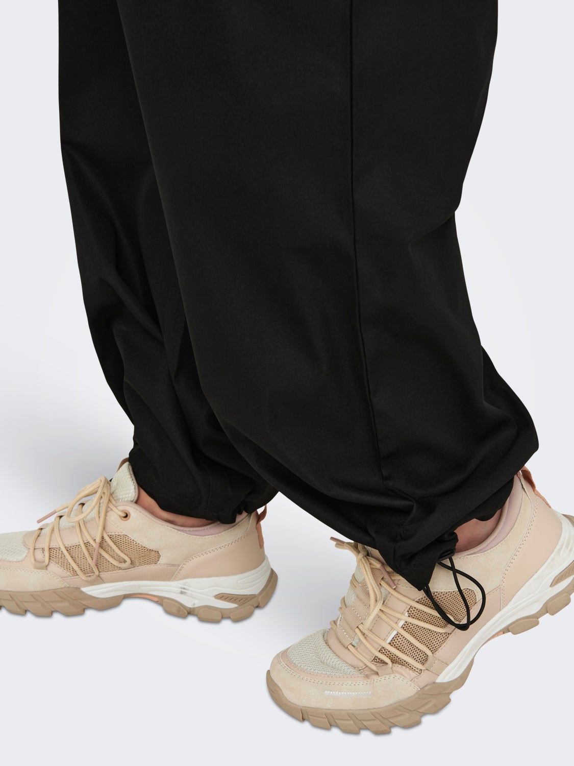 Curvy cargo pants