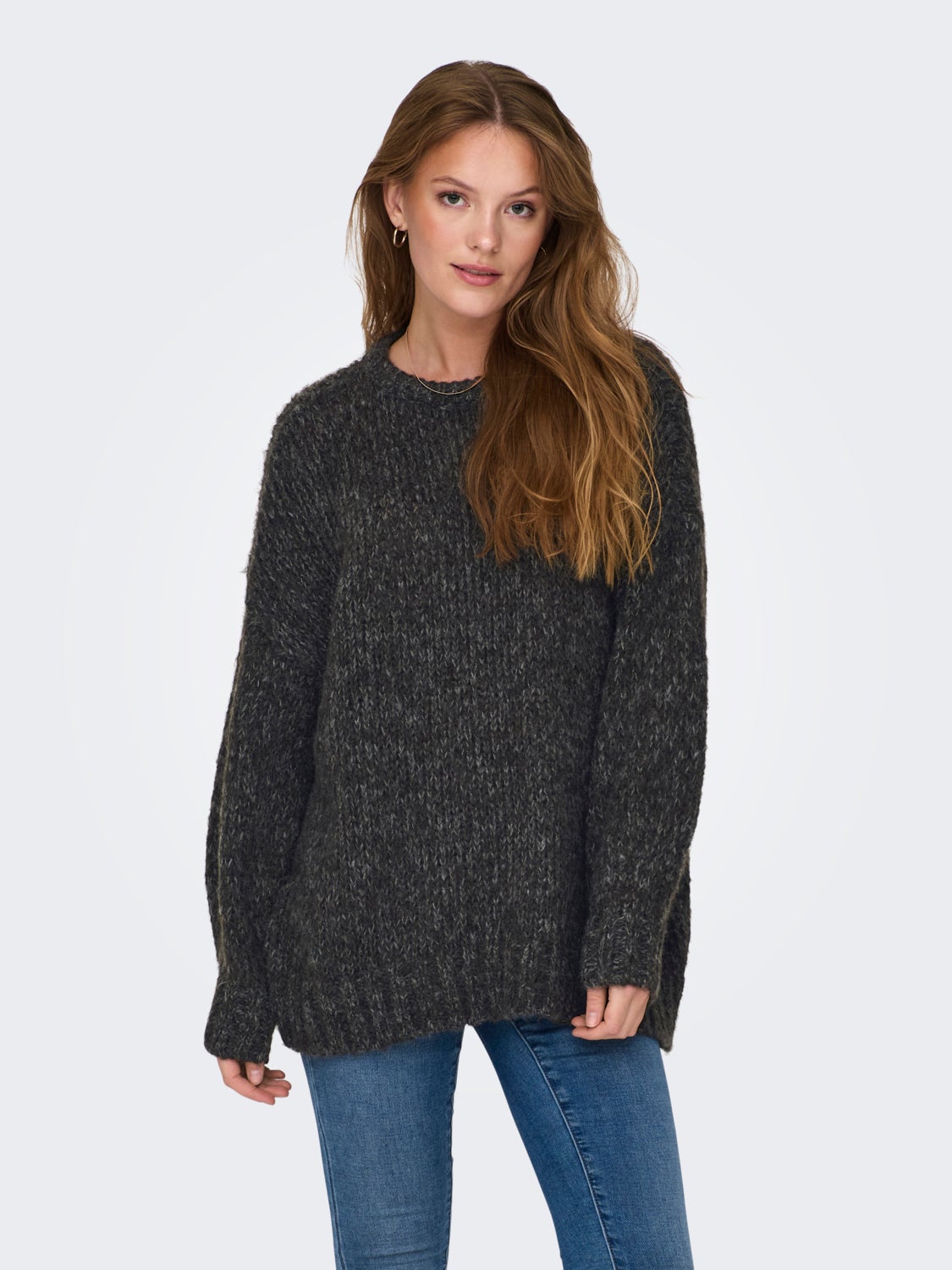 O-neck long knitted pullover