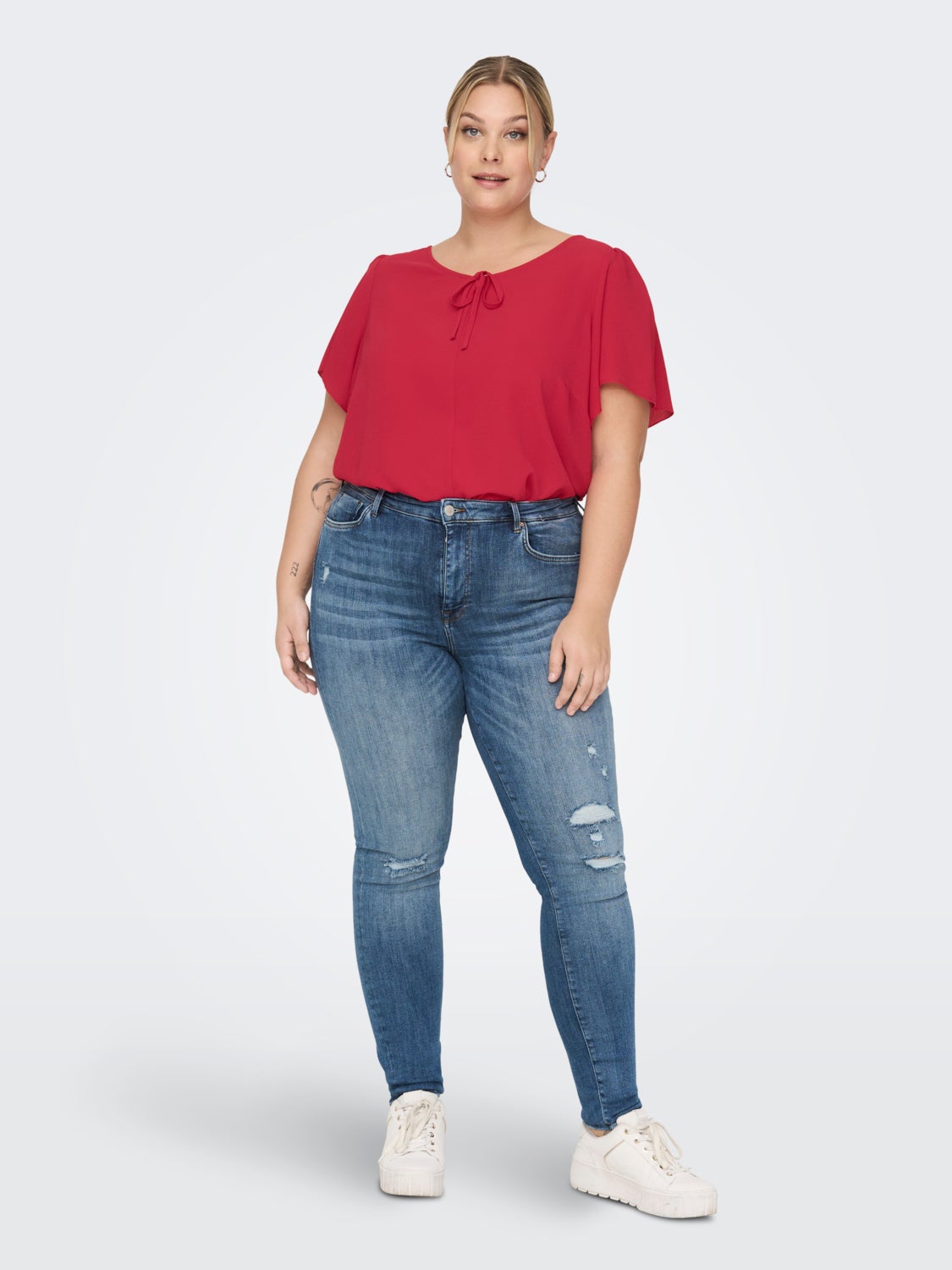 Curvy u-neck Top