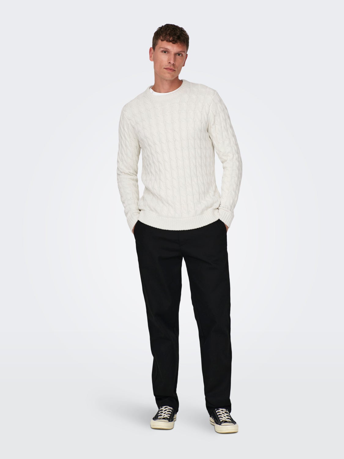 Crew neck knitted pullover