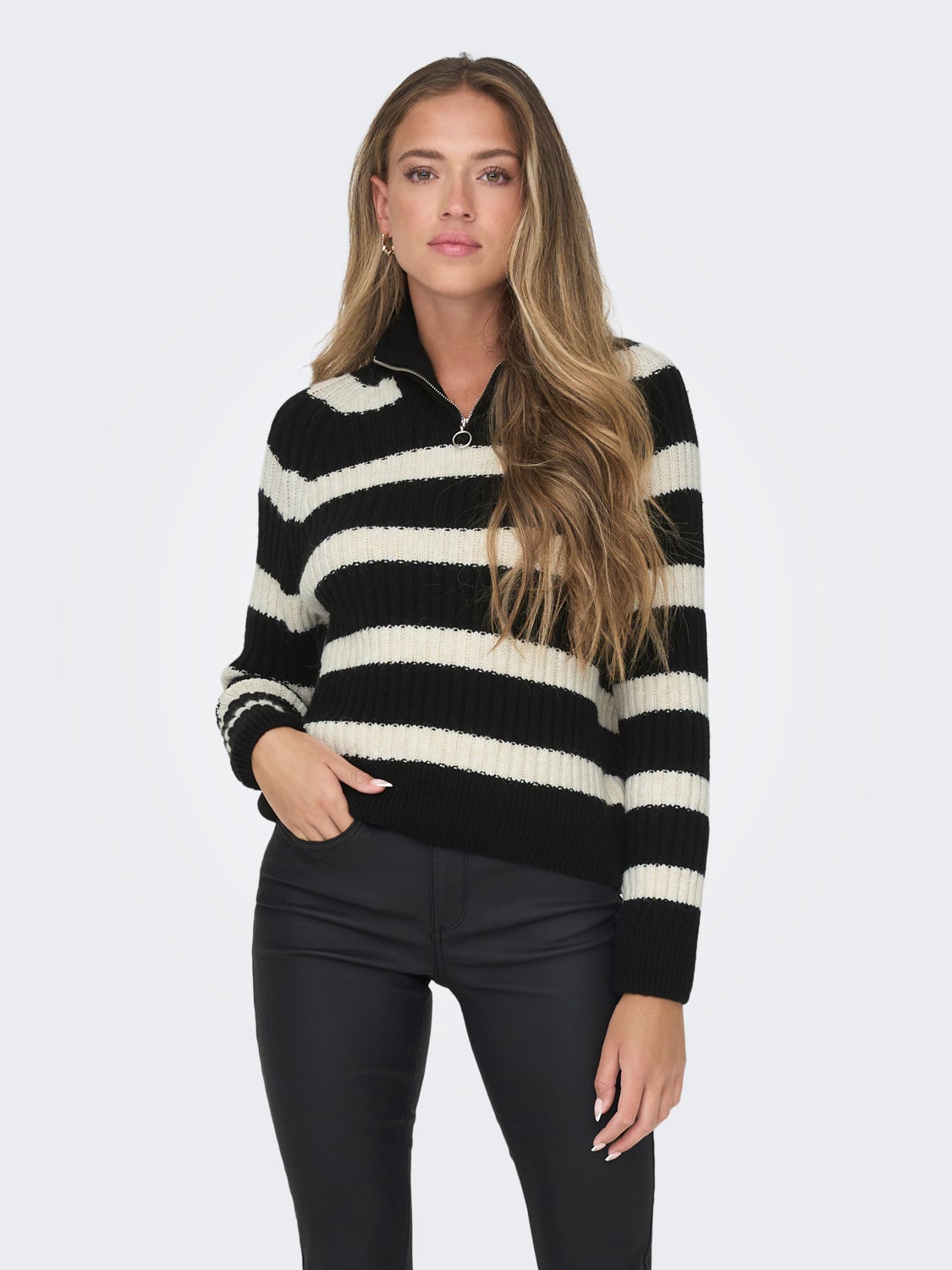 Highneck zip Knitted Pullover