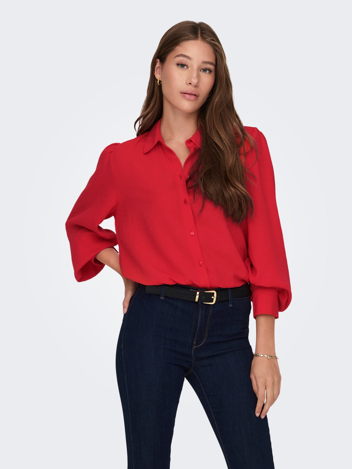 Shirt with volume sleeves