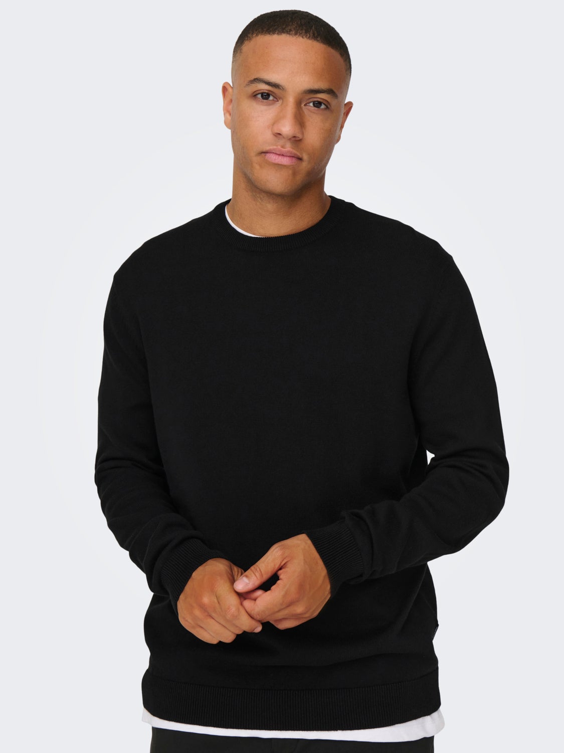 Crew neck knitted pullover