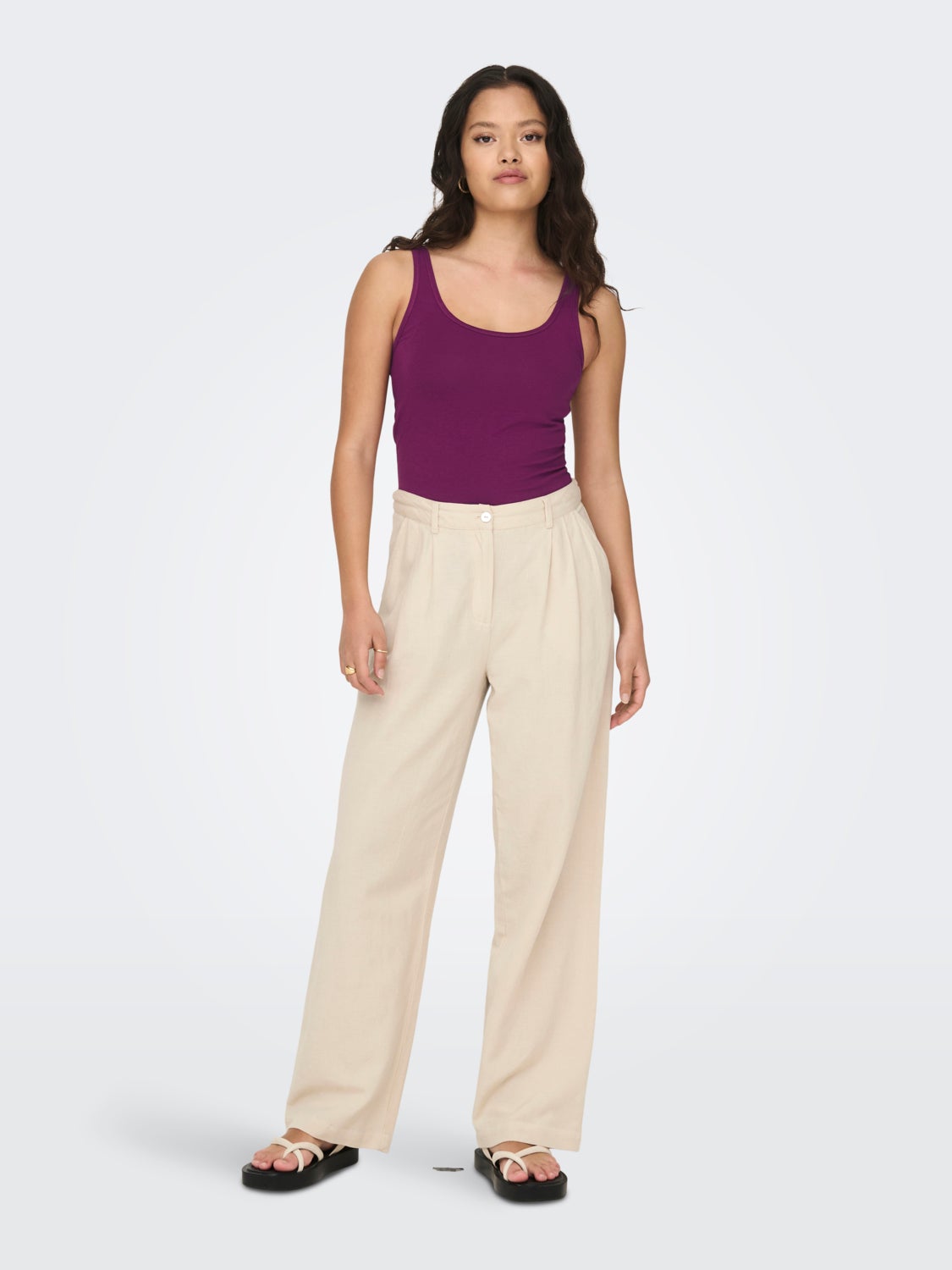 Slim Fit U-Neck Tank-Top