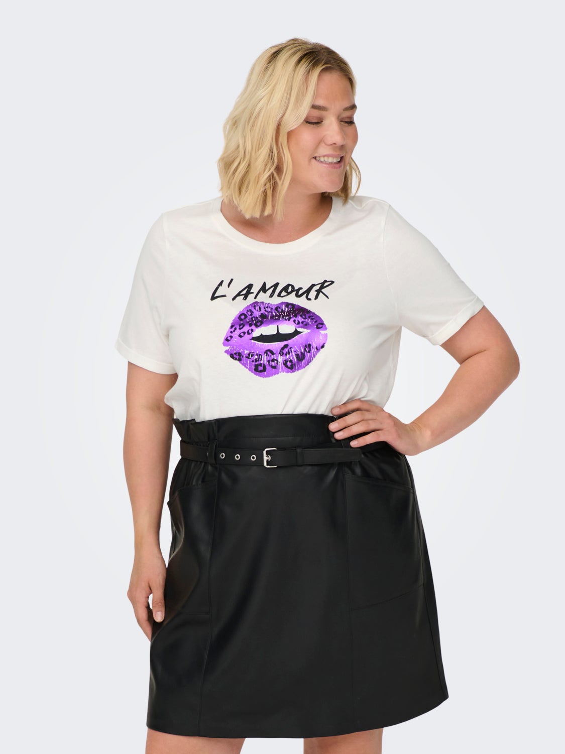 Curvy o-neck t-shirt