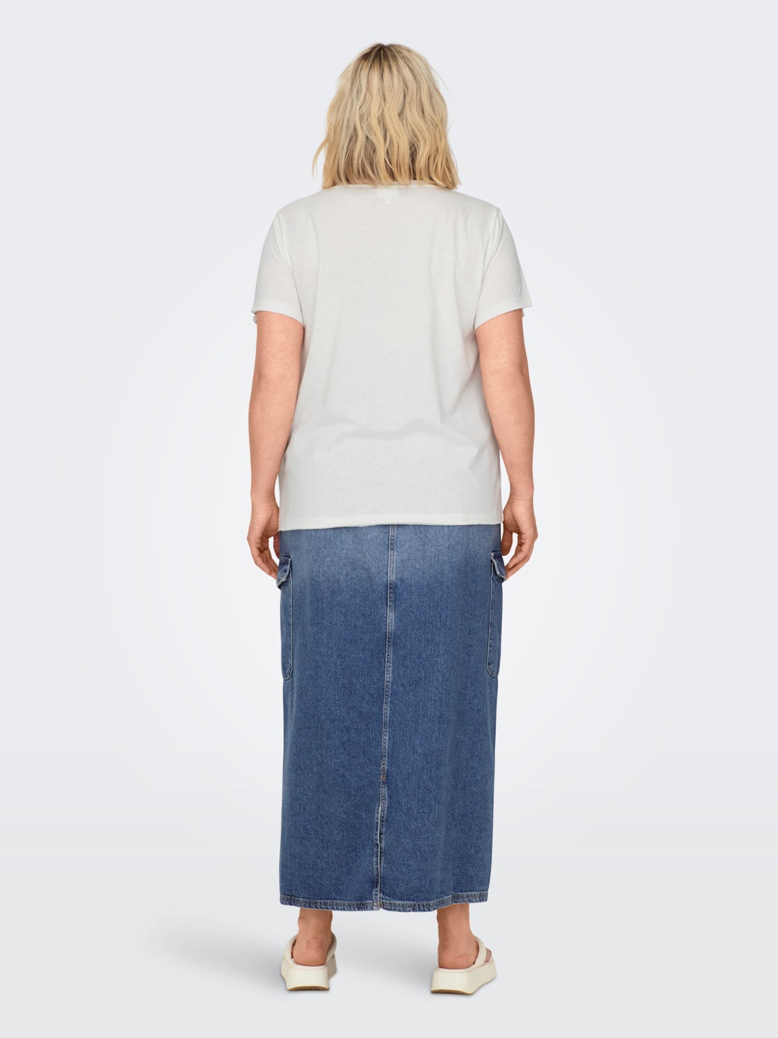 Curvy Printed v-neck T-shirt