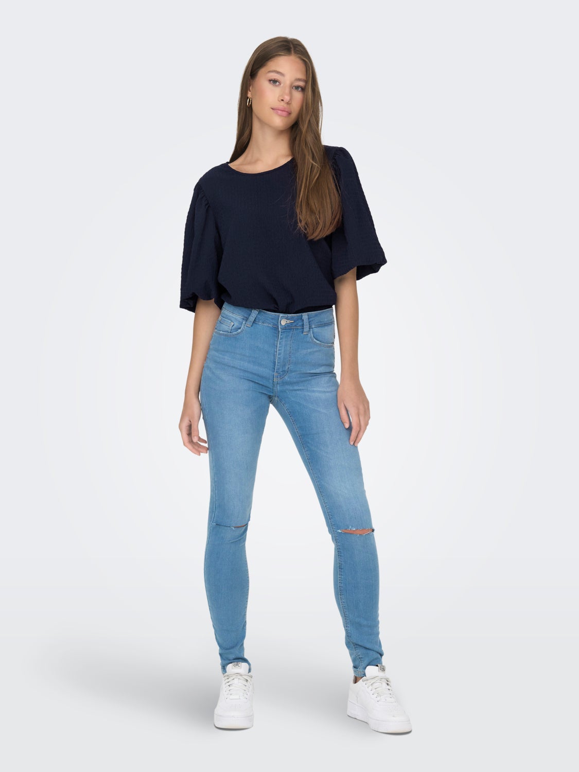 O-neck top with balloon sleeves