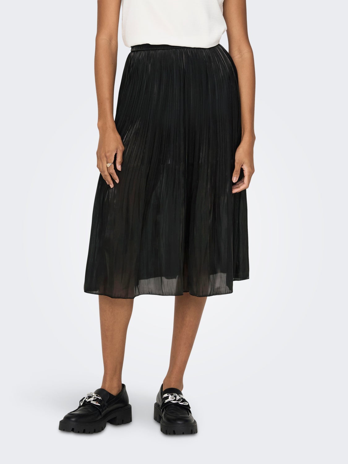 Pleated Midi skirt