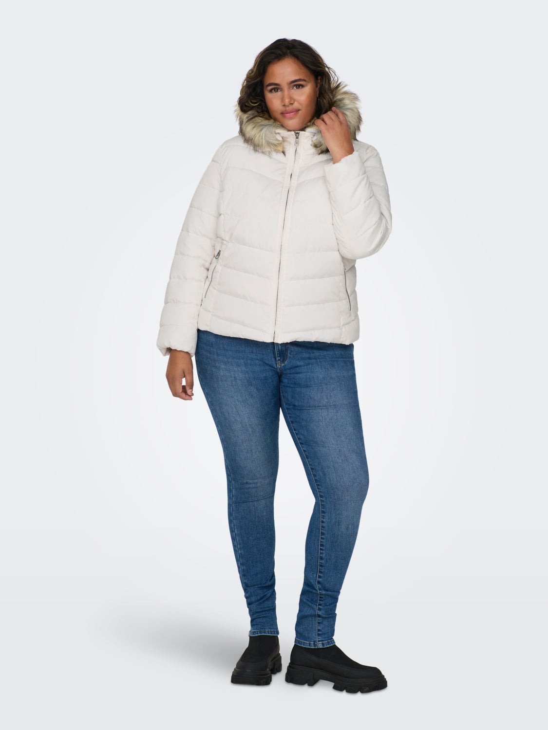 Curvy quilted jacket