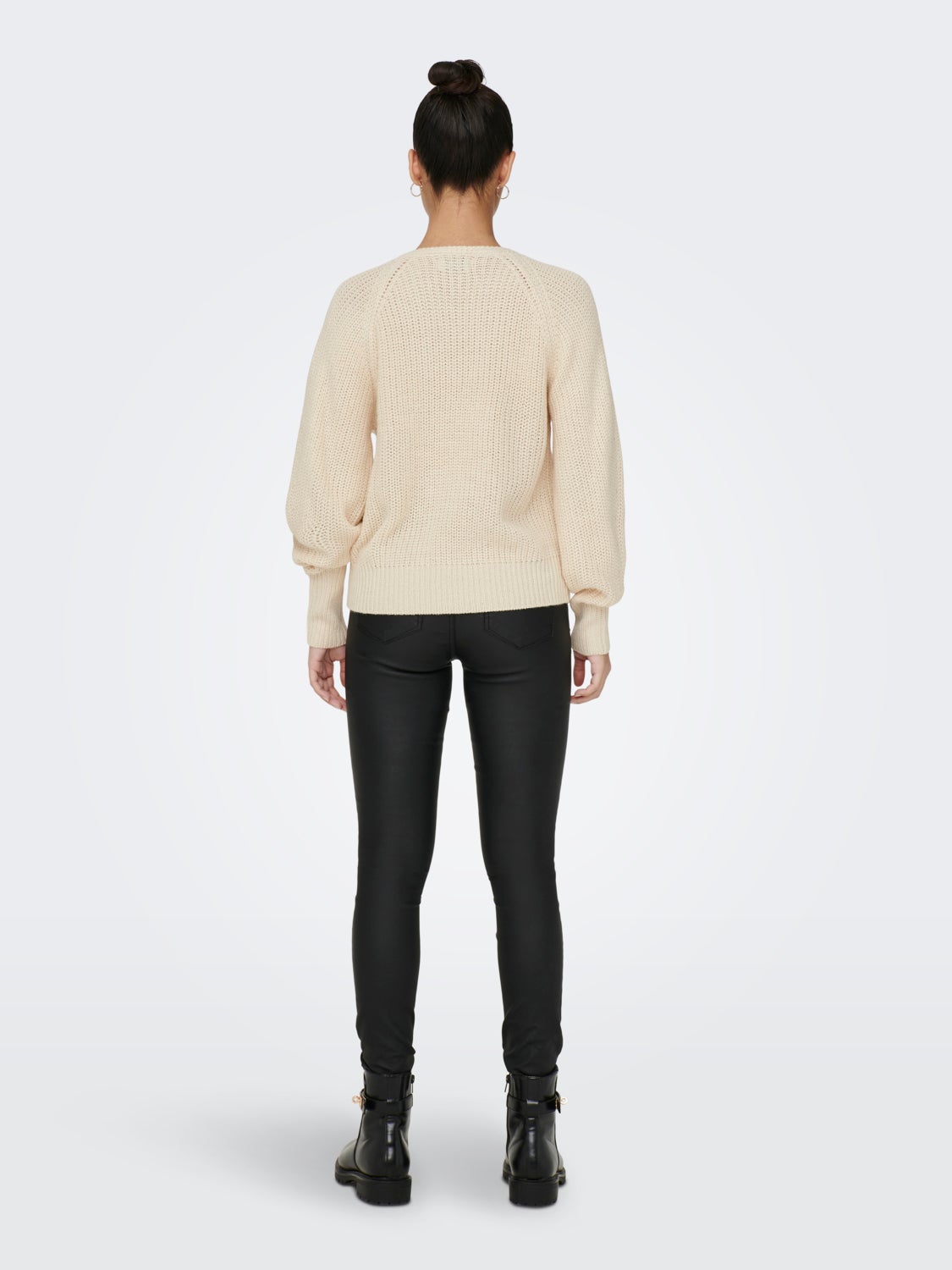 V-neck knitted pullover