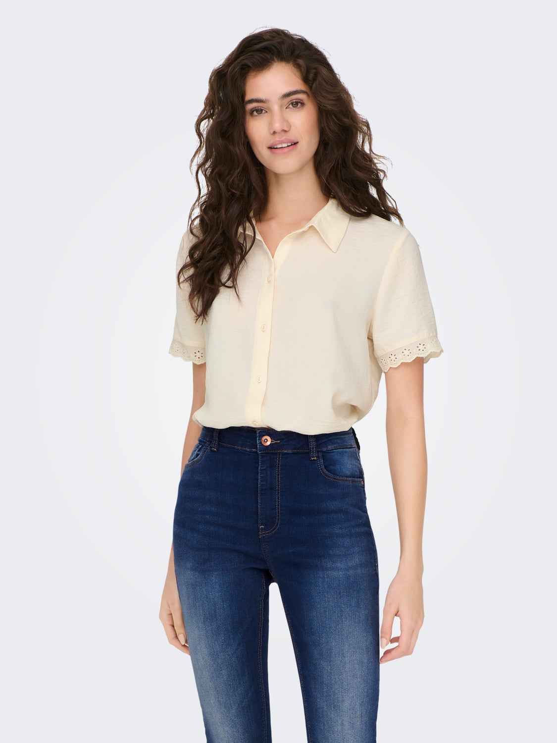 Short Sleeves Shirt With Lace Edge