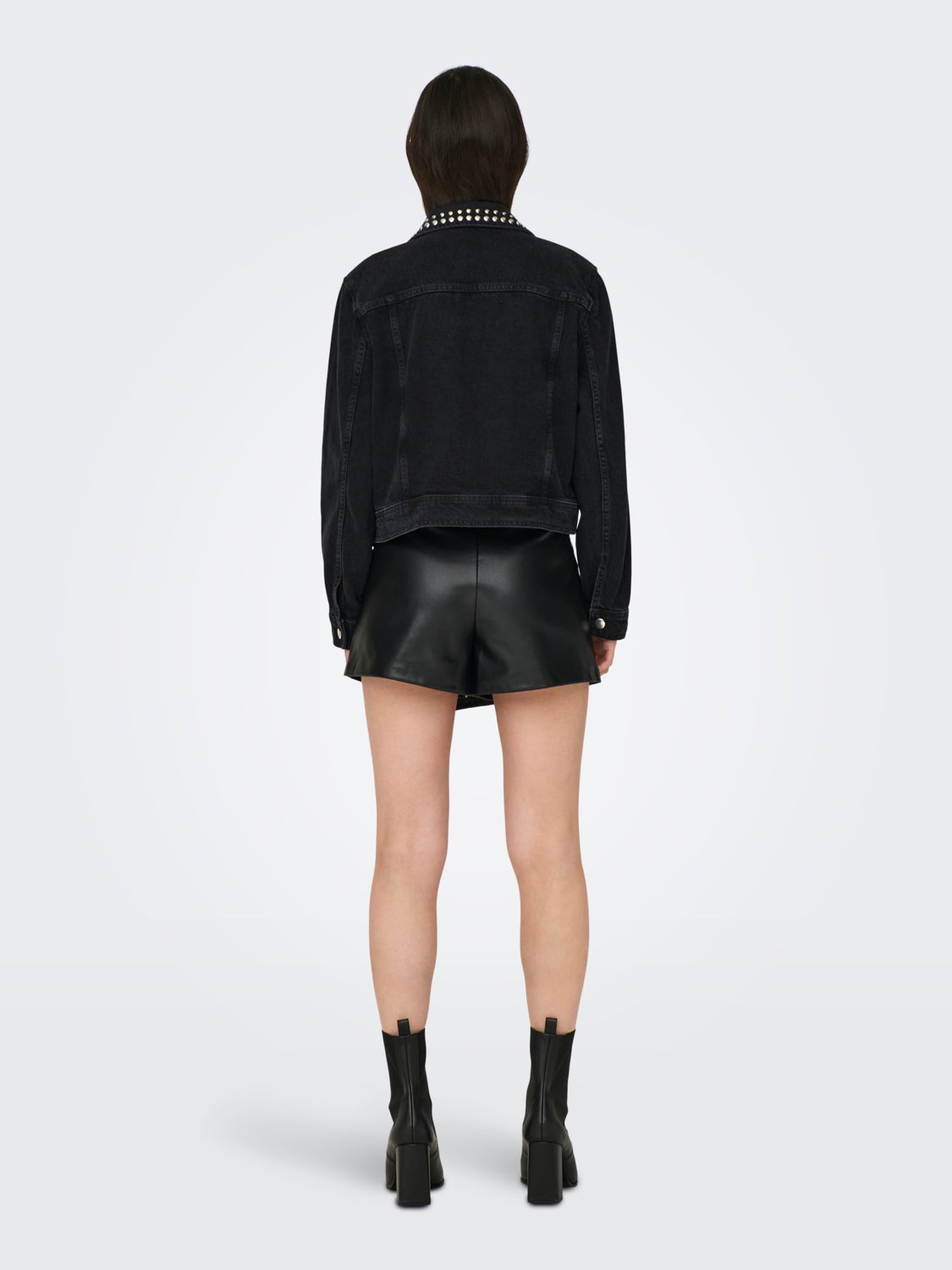 Spread collar Jacket