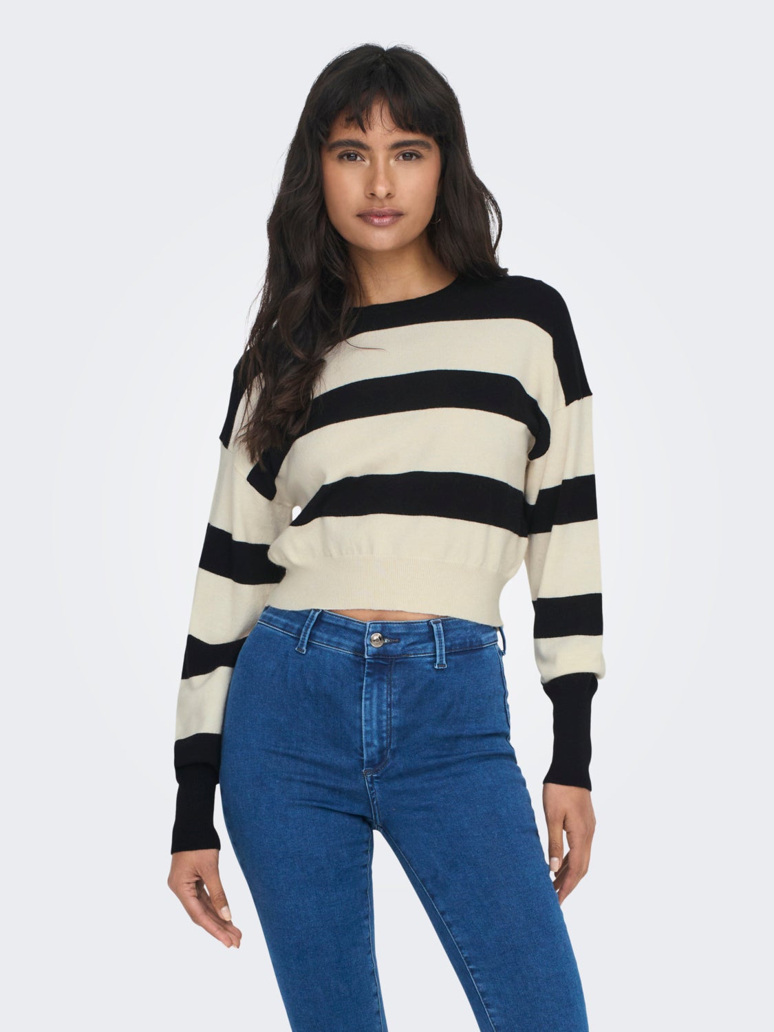 cropped o-neck shirt with stripes