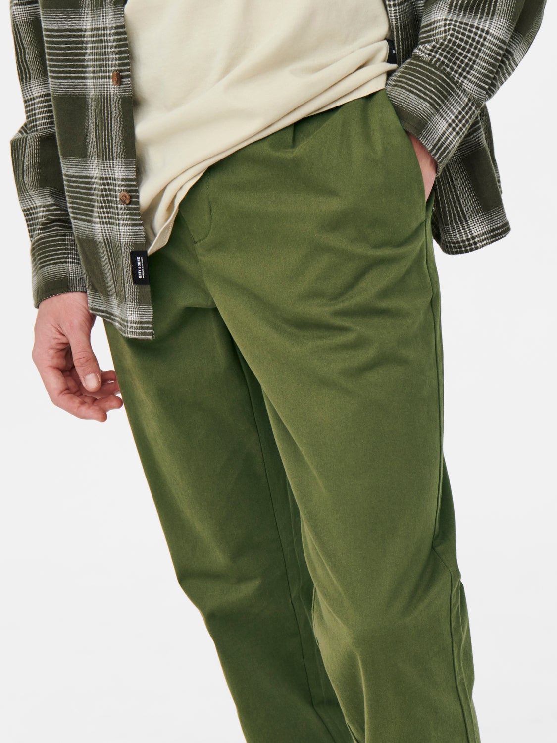 Tapered fit trousers