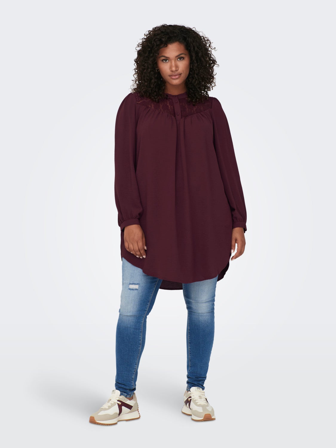 Curvy Long shirt with lace