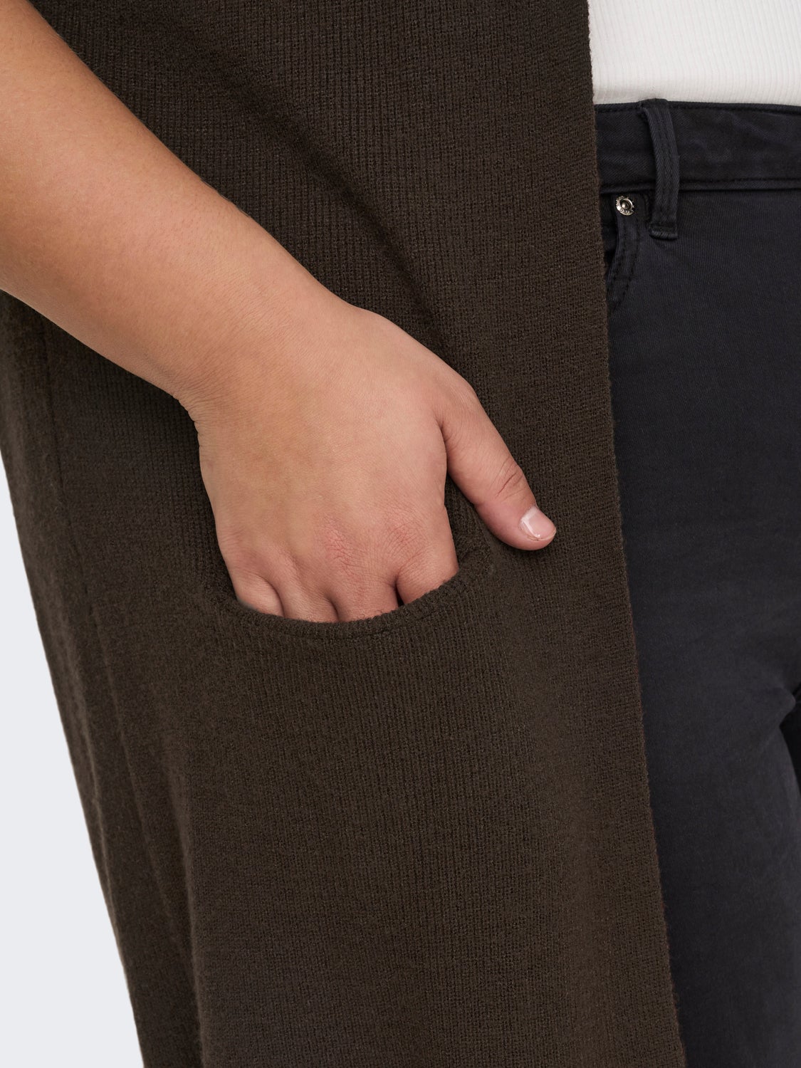 Curvy long knitted cardigan