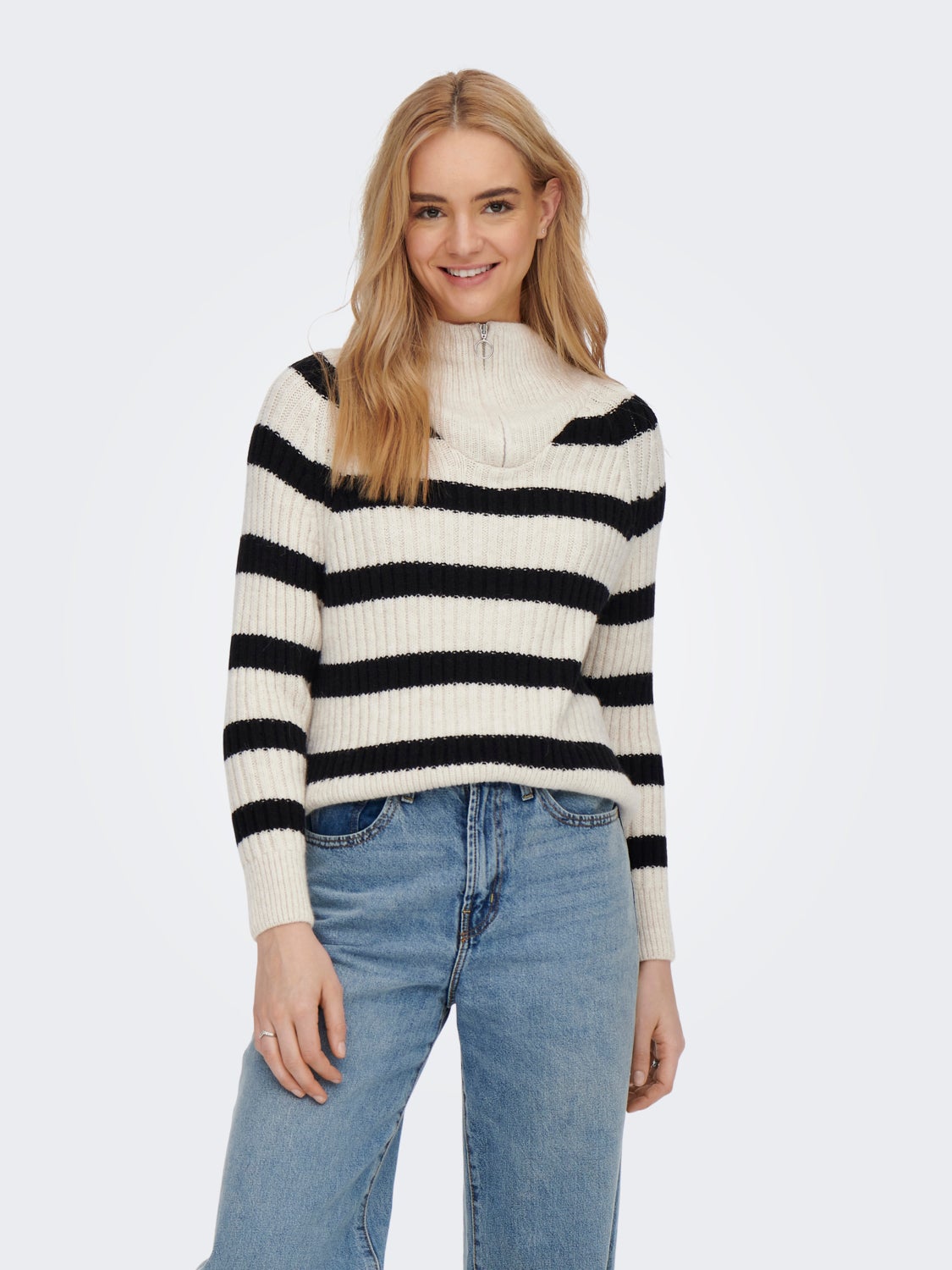 Highneck zip Knitted Pullover
