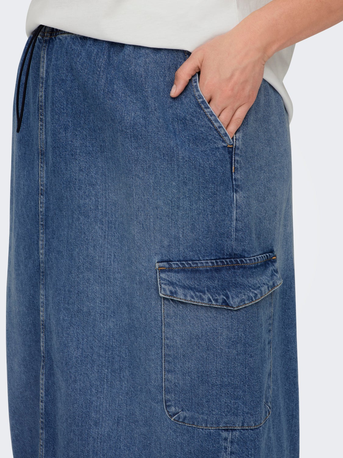 maxi Curvy cargo denim skirt