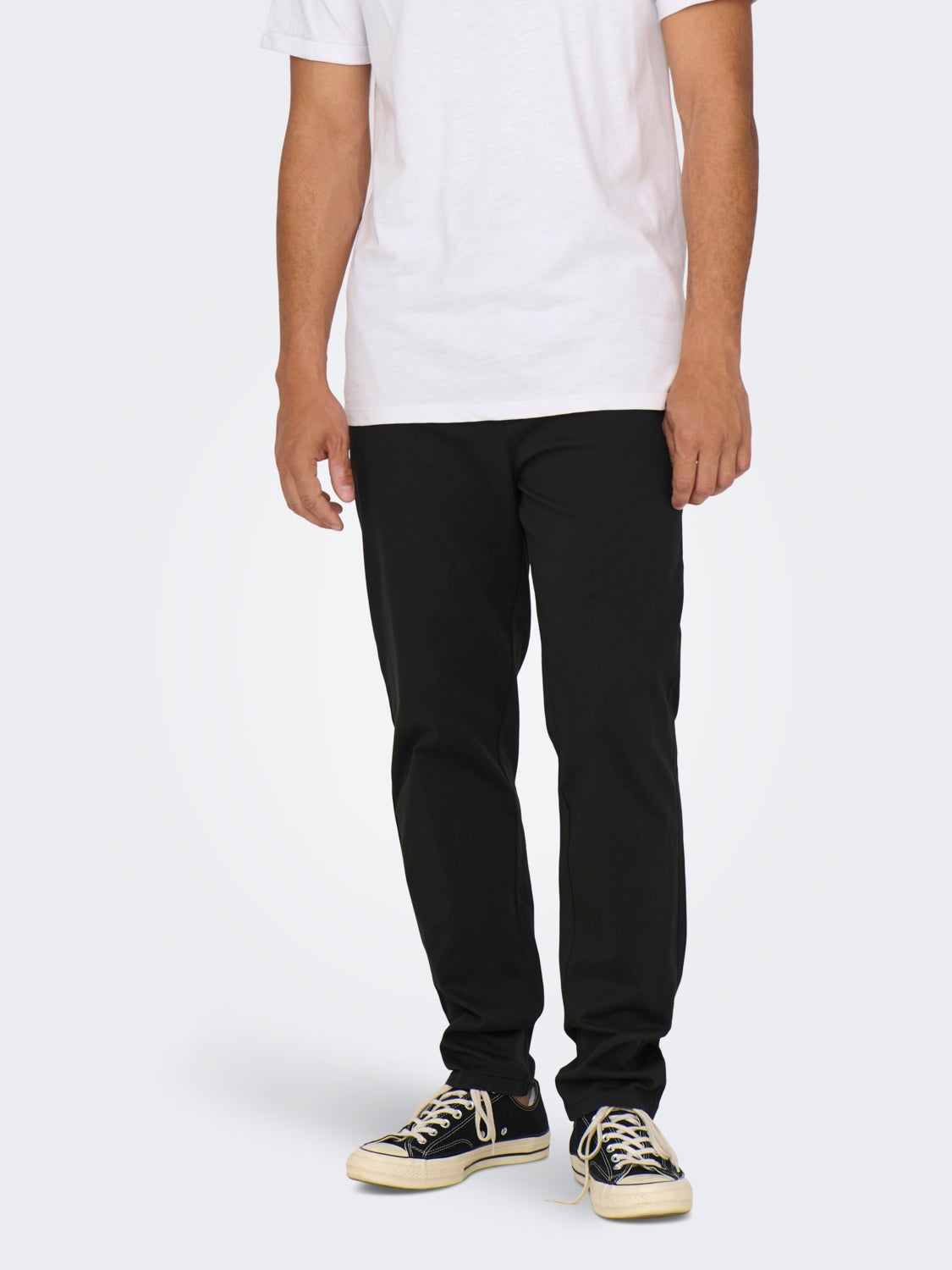 Tapered Fit Mid rise Trousers