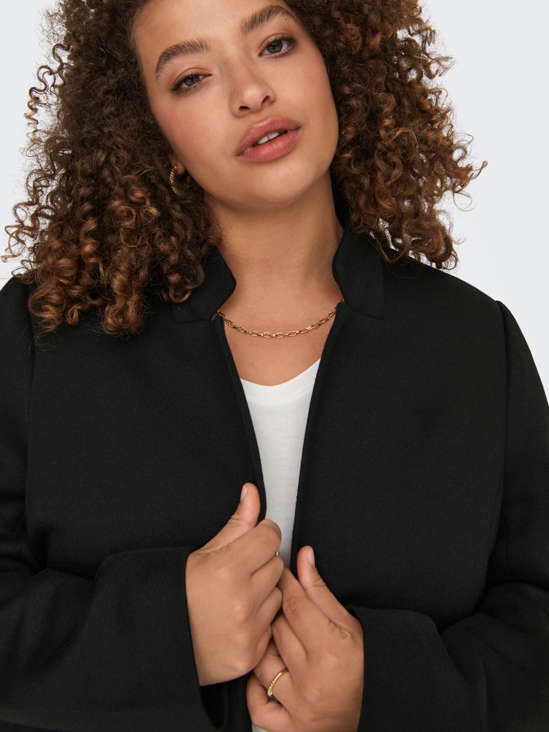 Curvy blazer with spread collar