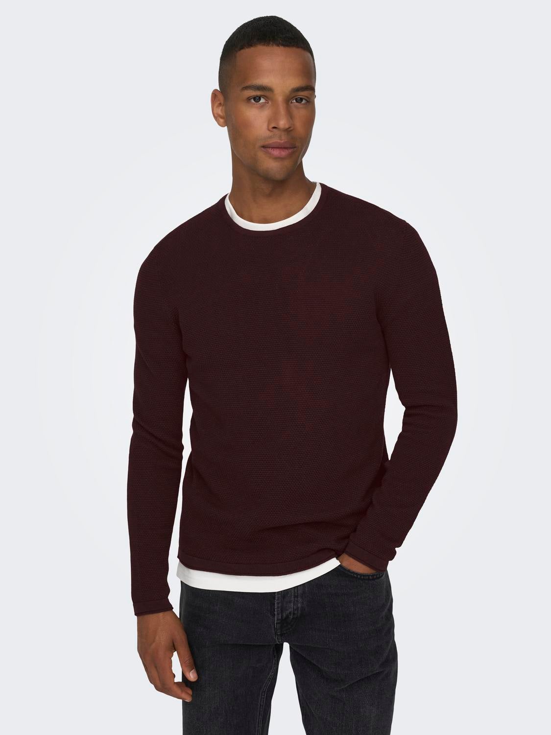 Knitted pullover crew neck