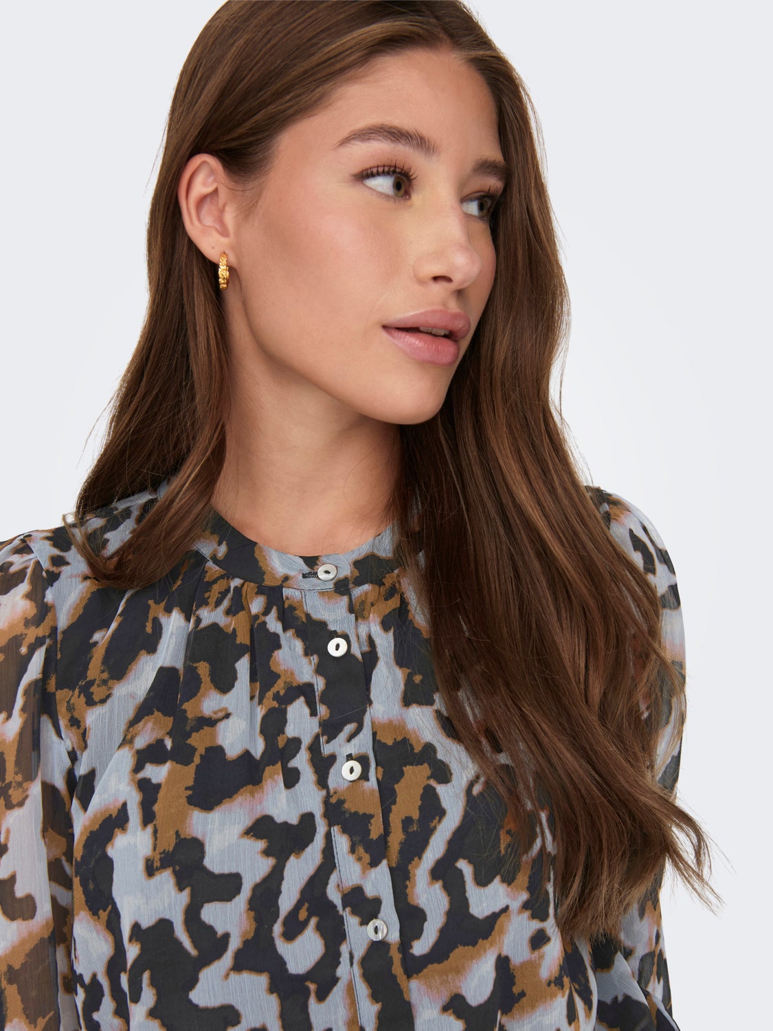 Shirt with china collar