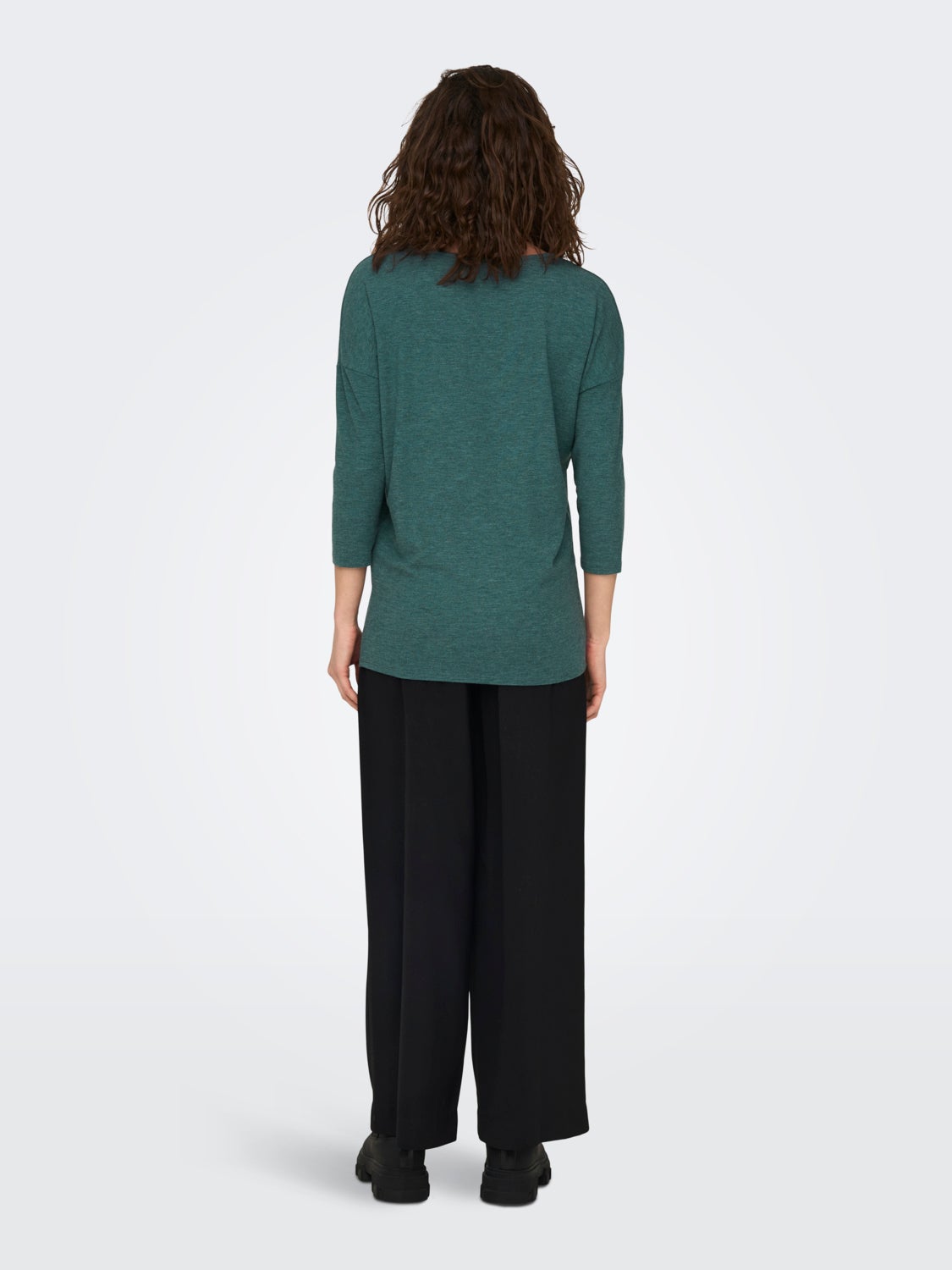 Loose fitted 3/4 sleeved top