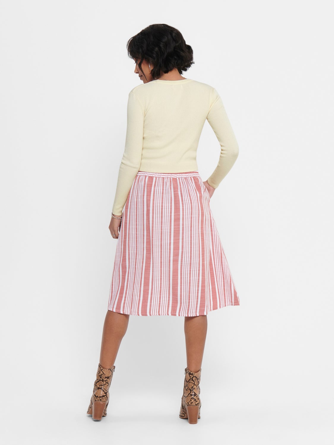 Short Knitted Cardigan