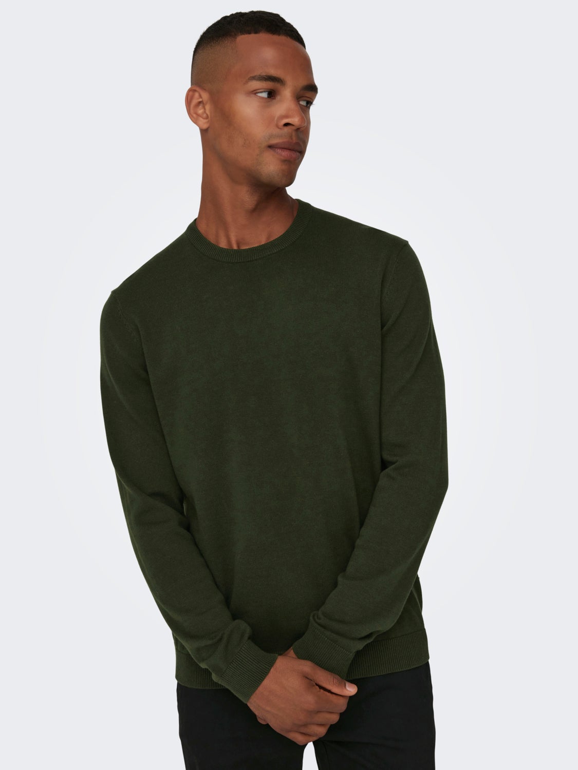 Crew neck knitted pullover