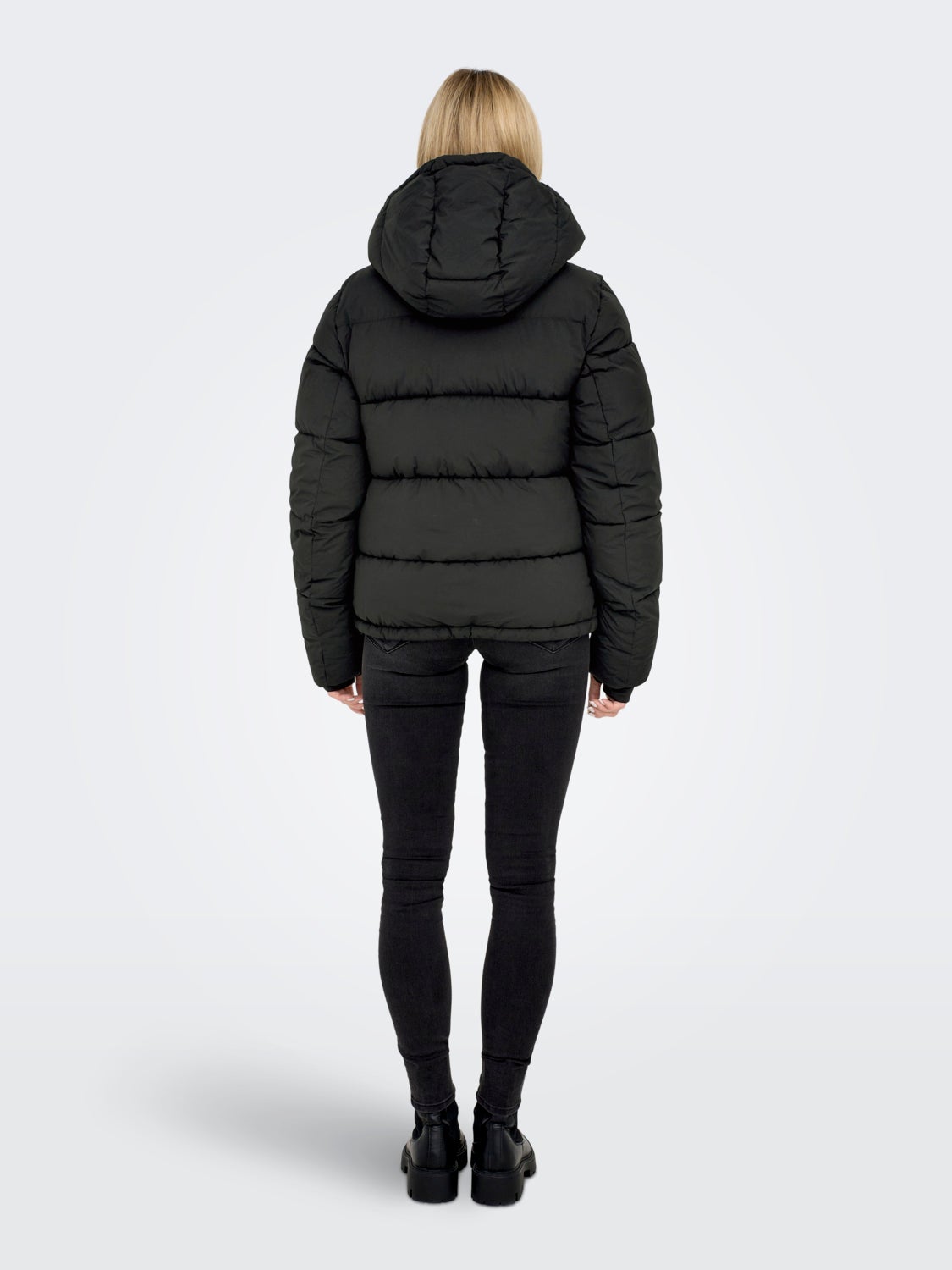 Short puffer jacket